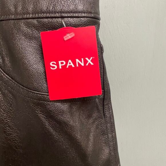 Spanx Size 1X NEW Luxe Black Faux Leather Look Leggings Pull On Ankle Skinny - Picture 5 of 5